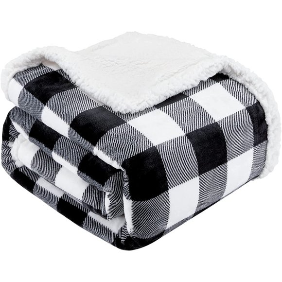 New Sherpa Red and Black Buffalo Plaid Christmas Throw Blanket, Fluffy Soft Cozy - Picture 1 of 10
